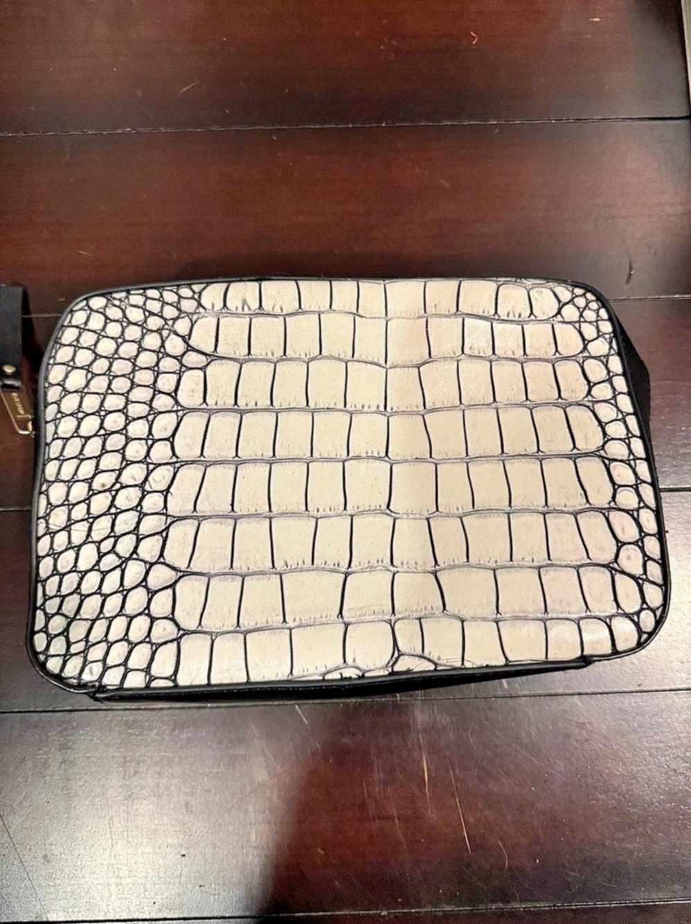 Estēe Lauder White & Black Croc Makeup Bag